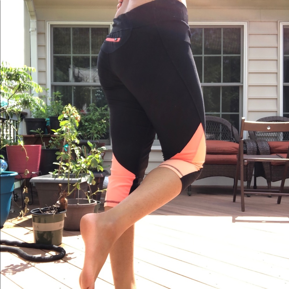 Black athletic leggings